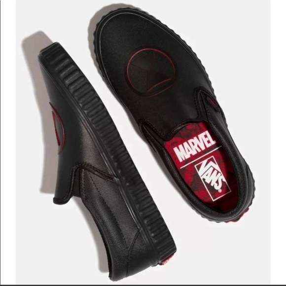 Vans Marvel Black Widow Classic Slip On Shoe Size 5.5 Women - Picture 2 of 13